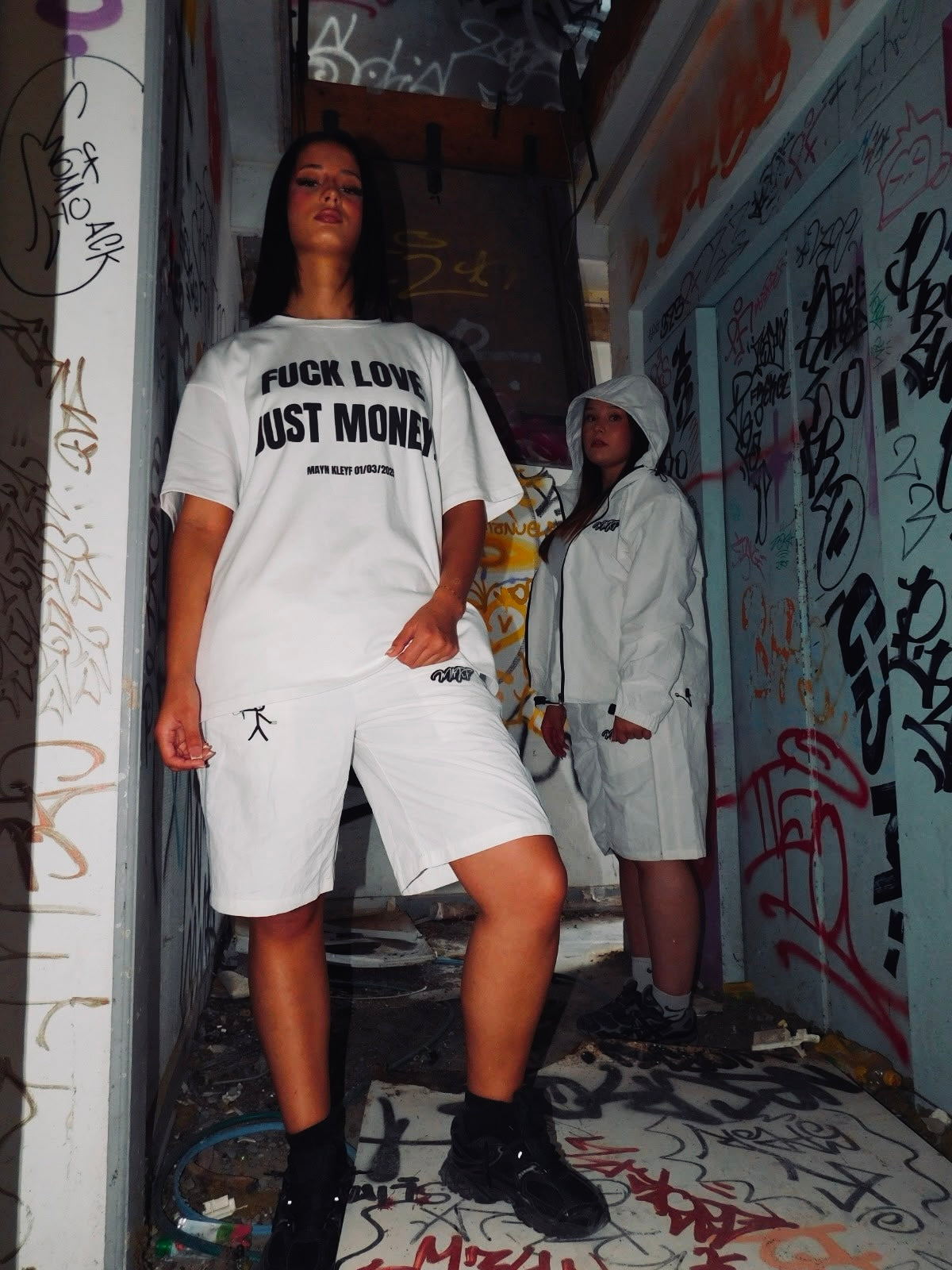 T-SHIRT